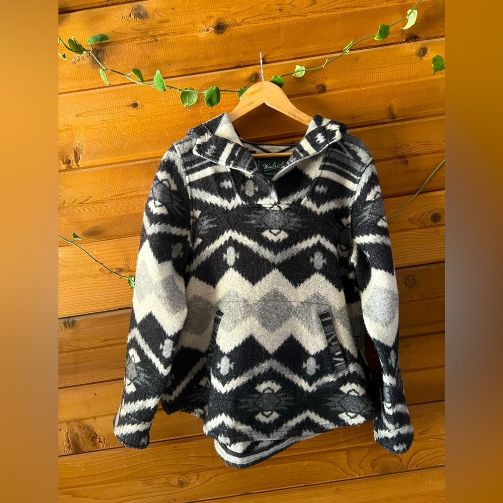 Cozy Woolrich Aztec Hooded Pullover